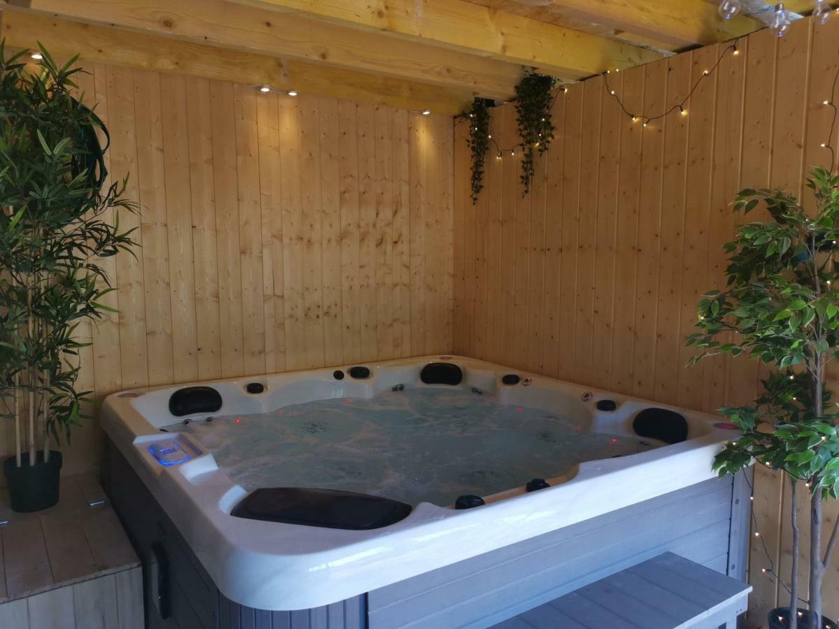 Domaine Lvd Avec Spa, Bois Et Riviere Privee La Bloutiere Exterior foto